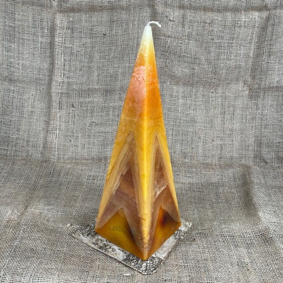 **NWT 16" Aromatic Pyramid Candle - Picture 3 of 9